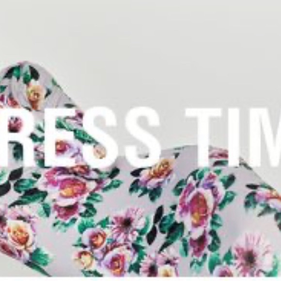 SOLD! Dress bodycone floral Zara size L - Picture 6 of 8